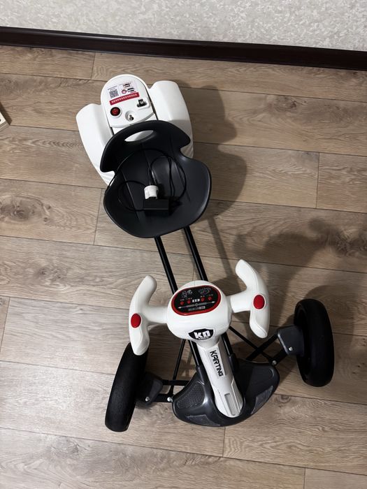 Детский электромобиль