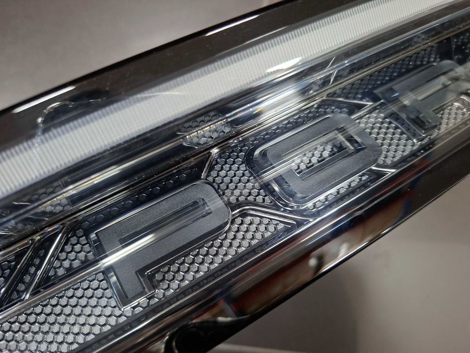 9JA945082F Нов Централен Стоп Led Porsche TAYCAN 19-24 Европа