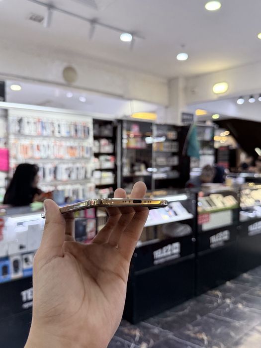 iPhone Air white gold