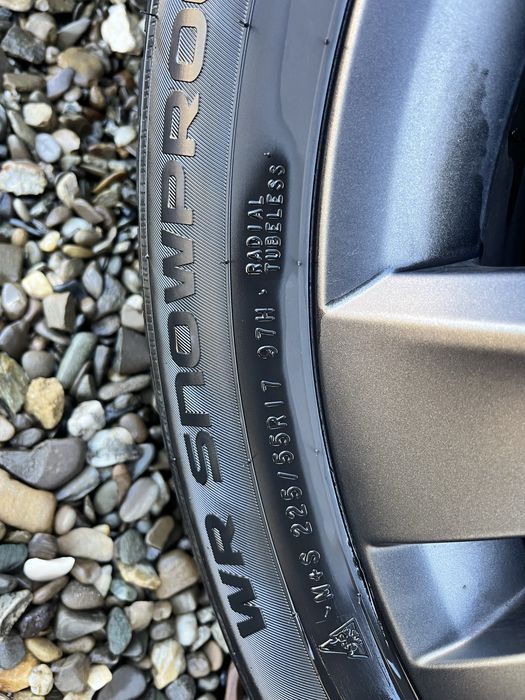 Vând set complet de 4 roți originale Škoda, provenite de pe autoturismul personal Škoda Karoq 4x4.