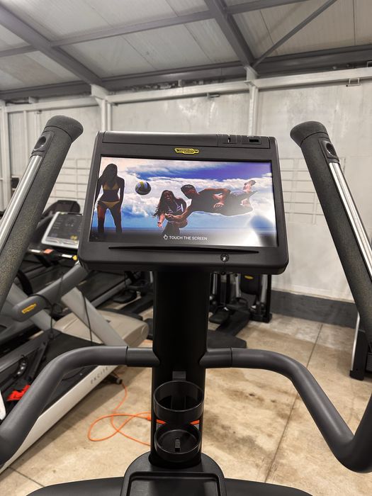 Technogym Excite  stepmill 1000 TV trend display