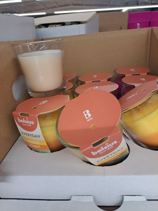 Vând lumânări parfumate