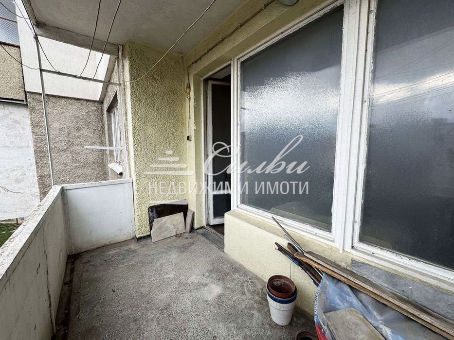 Тристаен апартамент на предпочитан ЧЕТВЪРТИ ЕТАЖ – кв. Пети полк