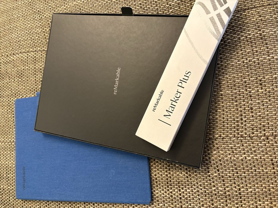 ReMarkable Paper Pro + Book Folio +Marker Plus