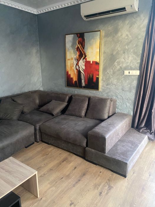 Диван с подвижни модули