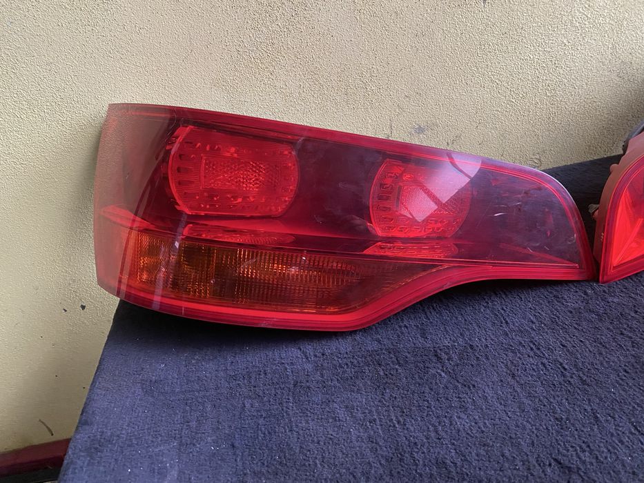 Stopuri St/Dr Audi Q7 pret 300 lei bucata