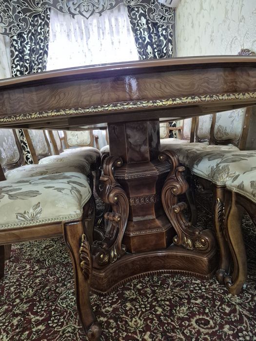 Оригинал. Дубайский стол. 12 стульев. Качество супер. Дерево дуб.