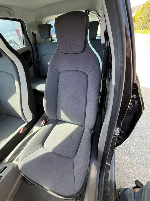 На части или цяло Renault Zoe 41 kwh 2014г дясна дирекция внос от Англия платено мито.