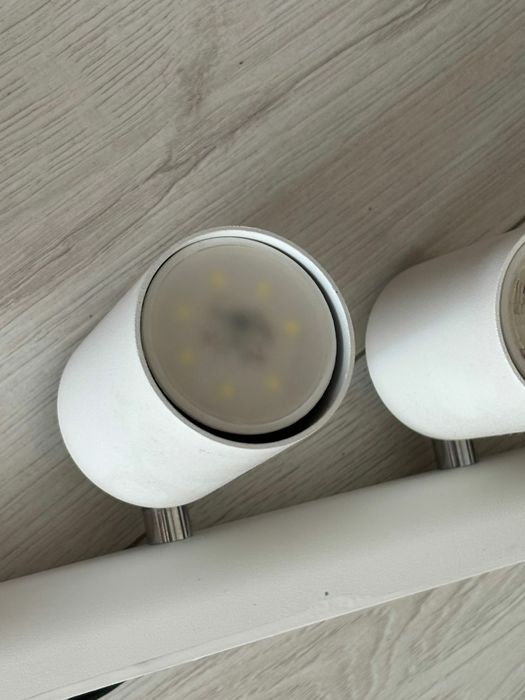 Продаю потолочную люстру