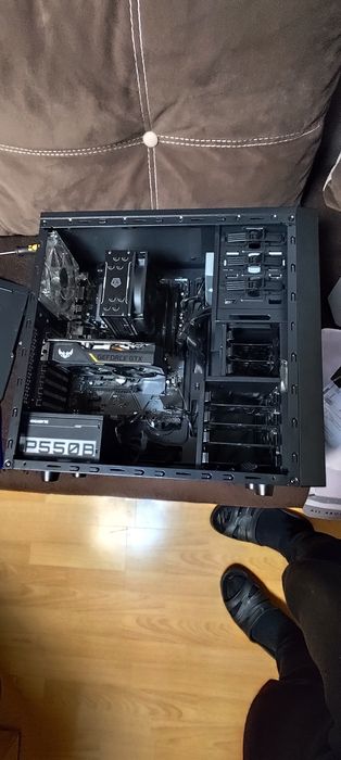 Vând PC Desktop in stare perfecta