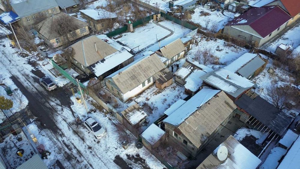 Продается дом с хорошей ЛОКАЦИЕЙ и участком. ДАМИР ИМПЕРИЯ