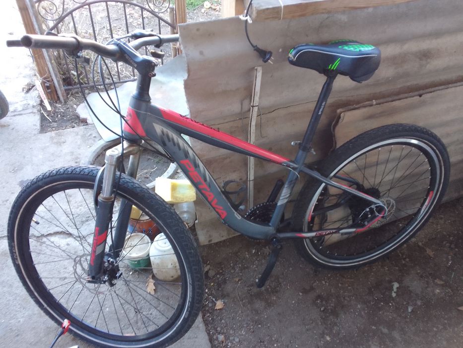 Срочно продаёт по велосипед б/у в идеальном состоянии