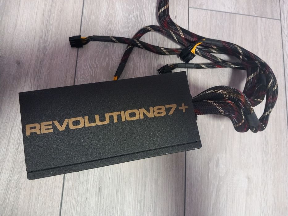 Компютърно захранване 850W 80+Gold супер безшумно