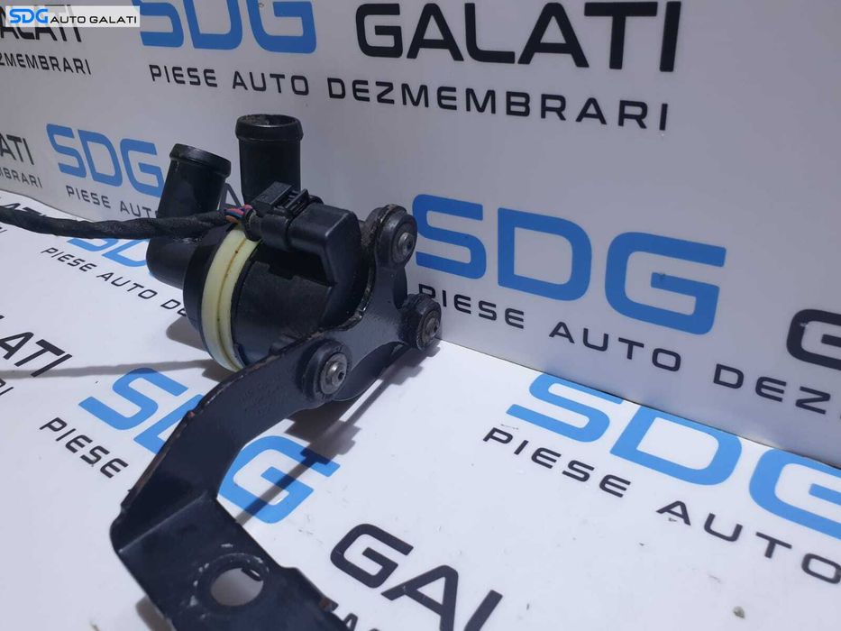 Pompa Secundara Auxiliara Recirculare Apa Skoda Yeti 2.0 CBDB CEGA CFHA CFHF CFHC CFJA CLCA CLCB 2010 - 2018 Cod 5N0965561A [D0015]