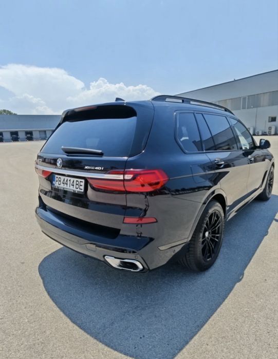 BMW   X7    M40i