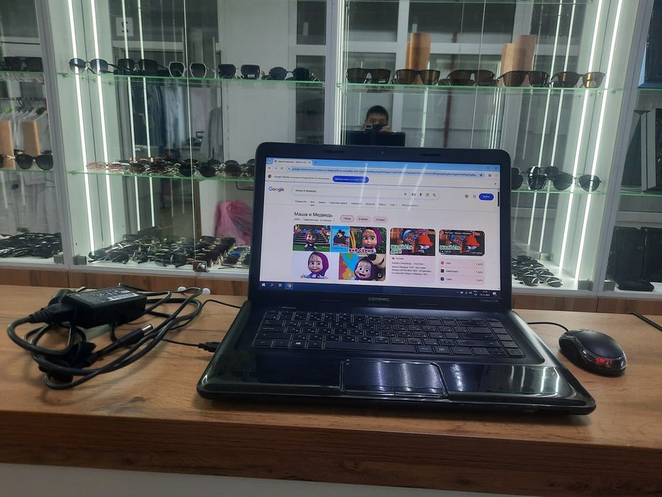 Ноутбук 500 gb озу 4 gb Зарядка, мышка