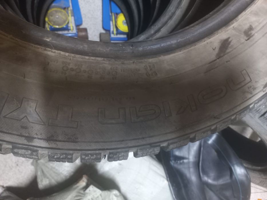 Продам шины нокиан