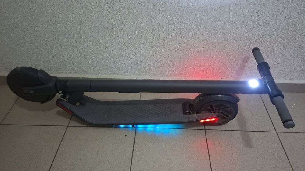 Trotineta Segway Ninebot ES2, defecta