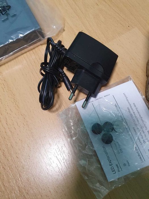 Switch Desktop Metal cu 5 Porturi 10/100/1000Mbps 1 GB
