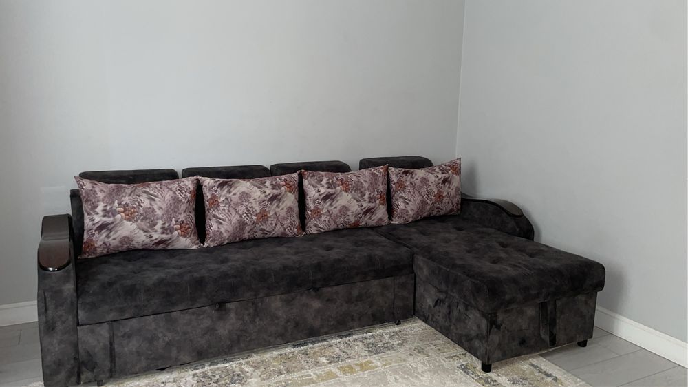 Продается уголок