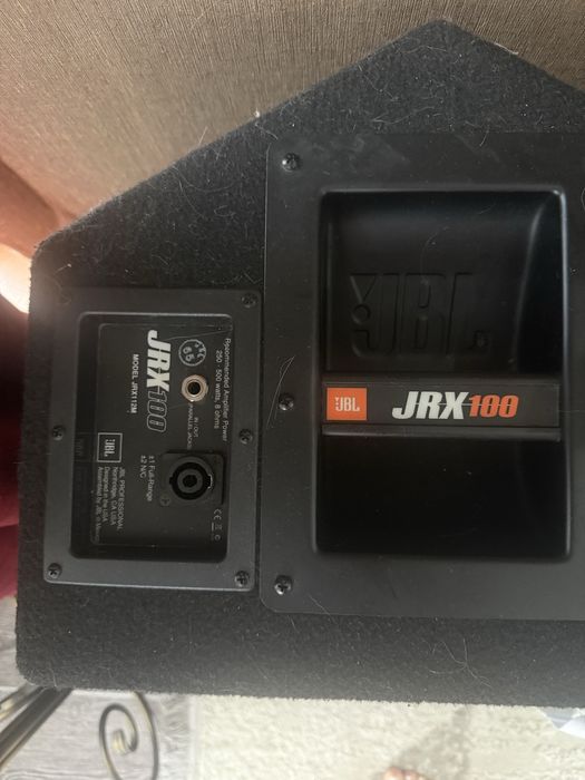 Колонка JBL (стереосистема)