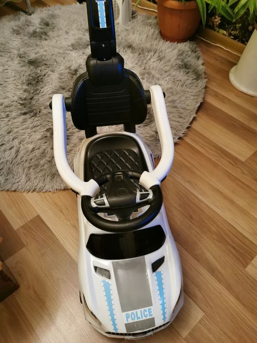 Детска проходилка и кола за бутане