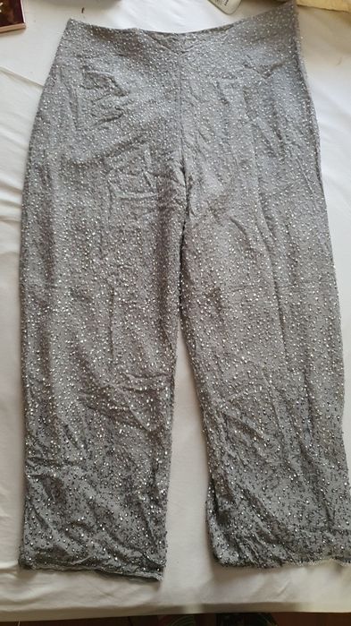 Pantaloni cu paiete gri