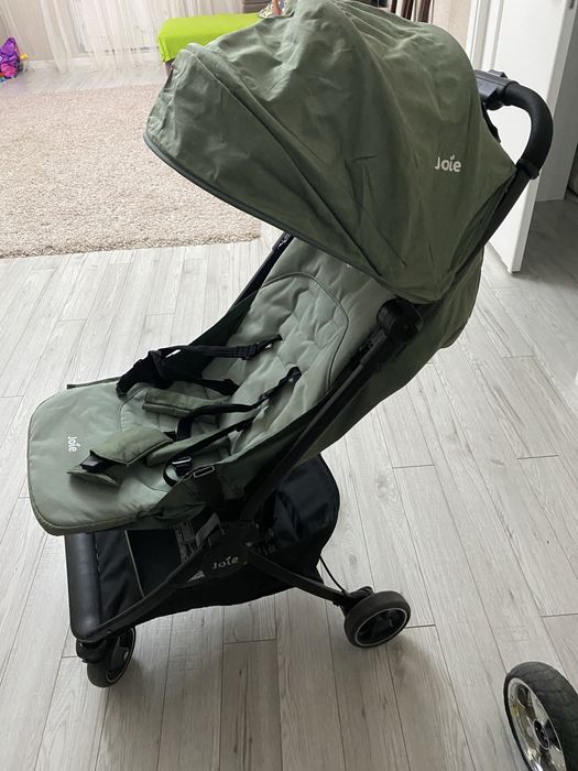 Коляска прогулочная