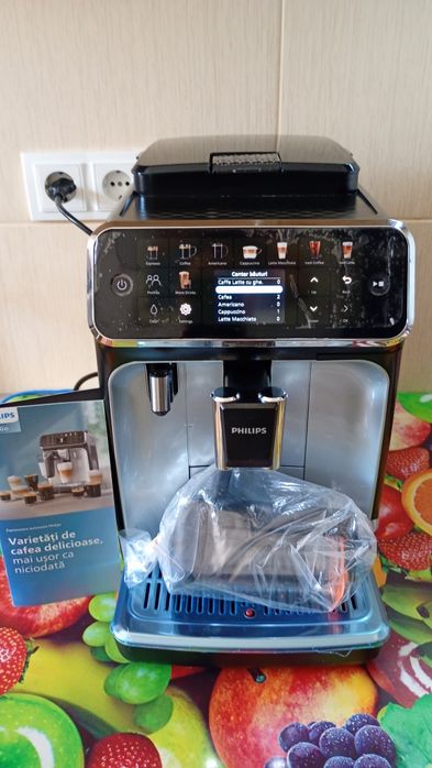 Expresor cafea Philips Latte Go 5500 cana noua, câteva cafele