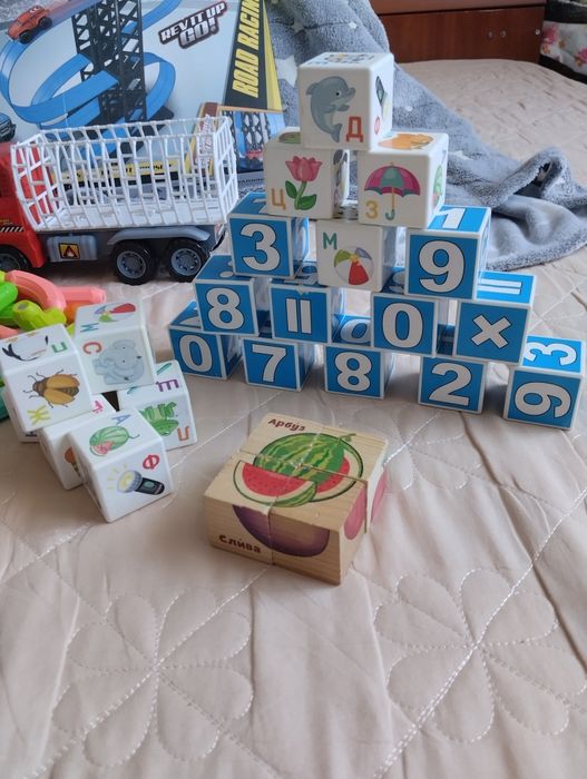 Продам детские игрушки