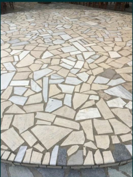 piatra naturala de munte și montaj