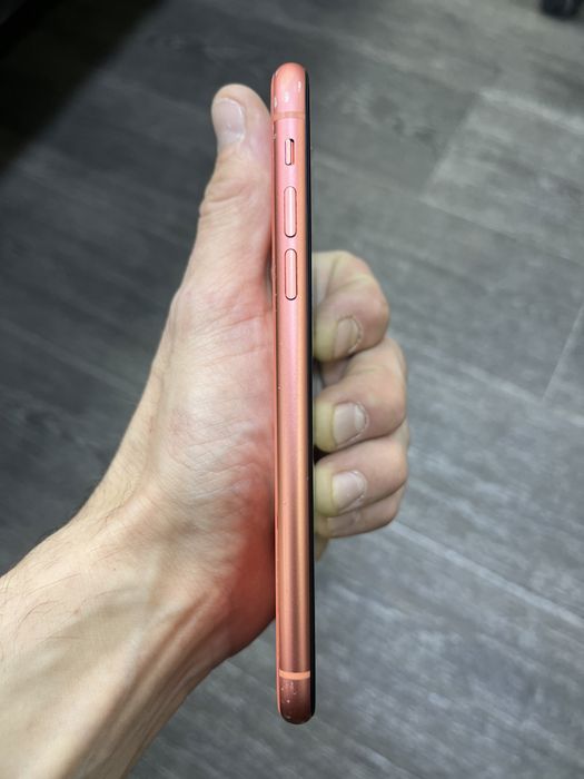 Продам iPhone XR 64 gb