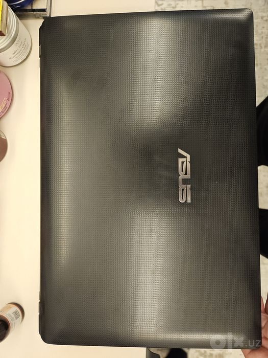 Noutbuk ASUS sotiladi