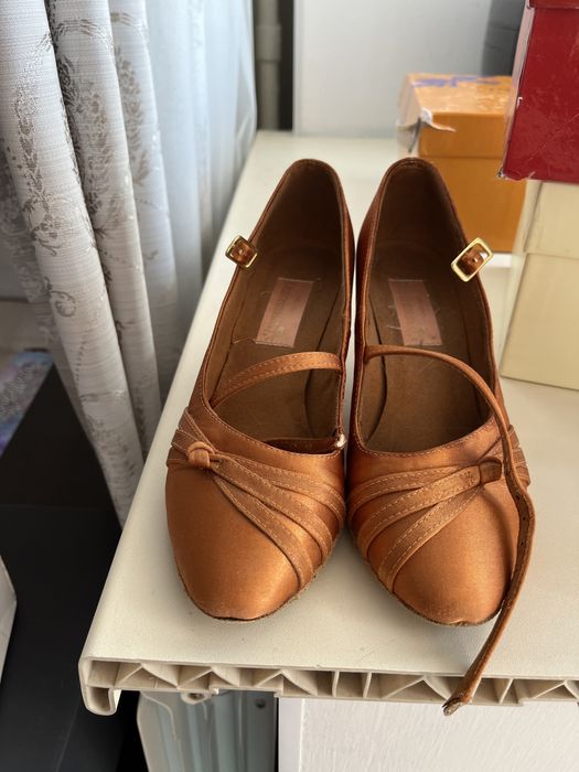 Продам туфли для танцев