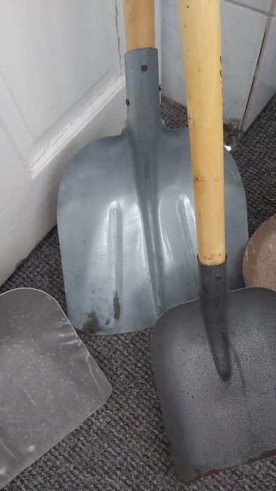 Lopata zapada noua sau folosita pret mic