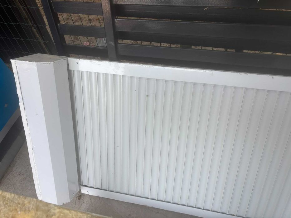 Usa termopan PVC cu rulou exterior