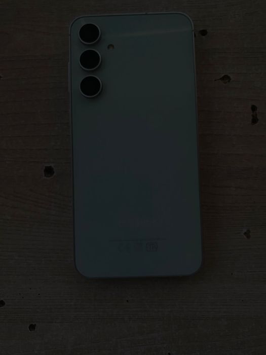 Продам Samsung c23FE