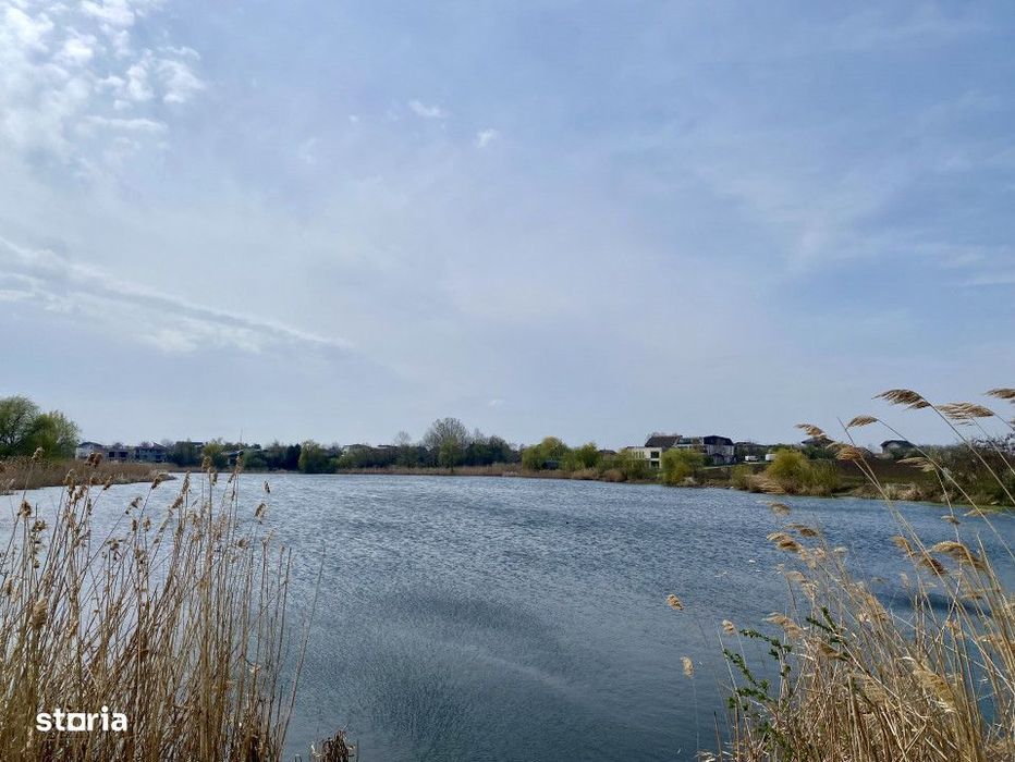 Teren Premium, Vedere partial Panoramica Lac si Padure, Utilitati