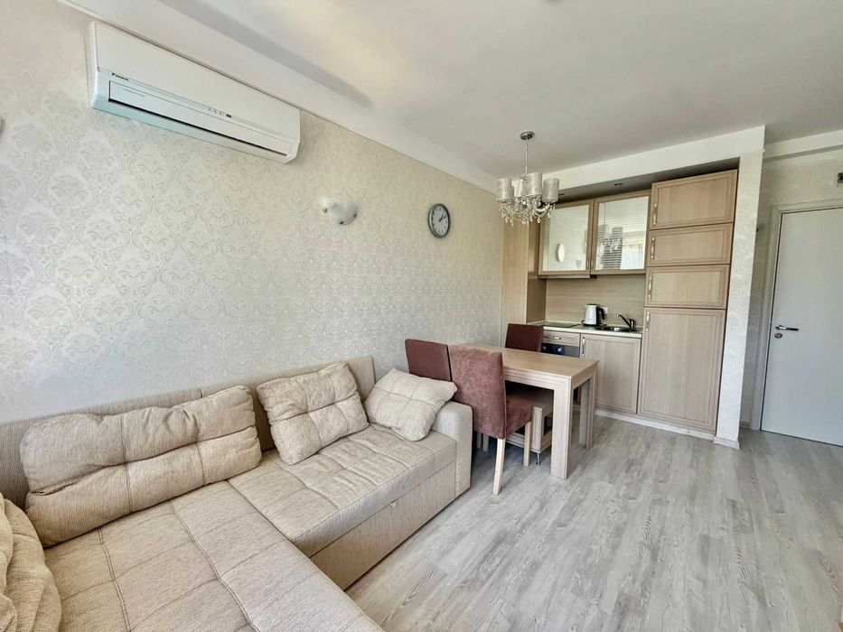 Уютен двустаен апартамент в централната част, к-с „Harmony Suites 11“