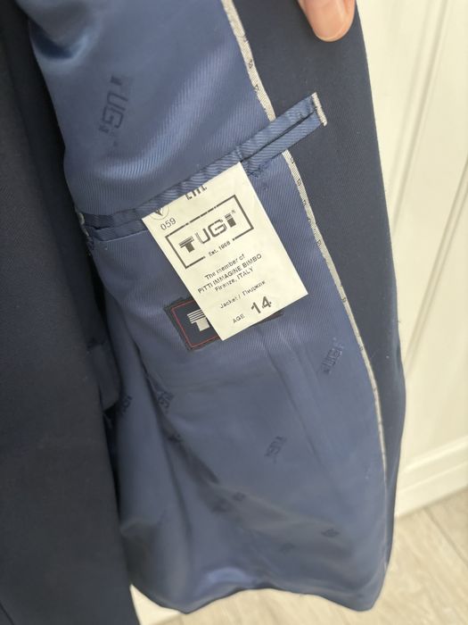 Школьный форма TUGI