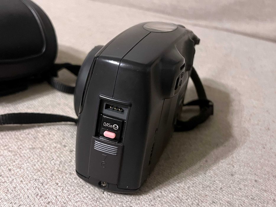 Aparat foto analog Pentax Zoom 105 R AF cu display spate si husa