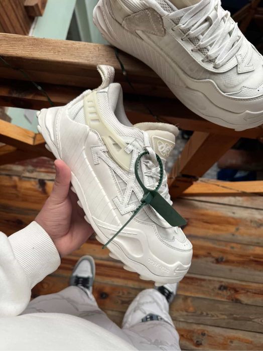 Vand off white odsy 1000