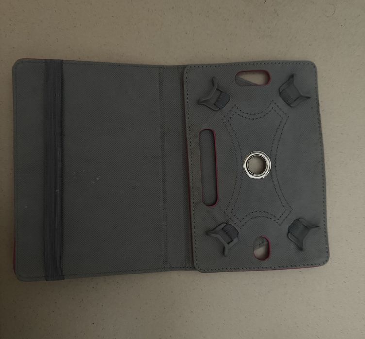 Чехлы на планшет