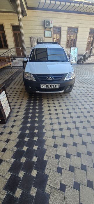 Lada Largus sotiladi.