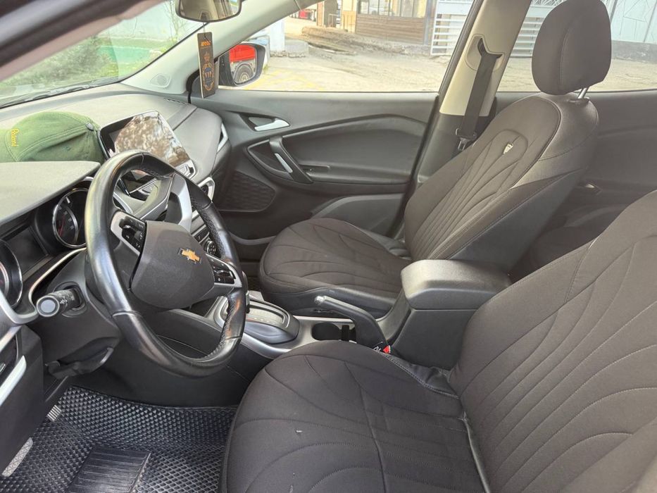 Tracker 2 ltz plus sotiladi 14100$