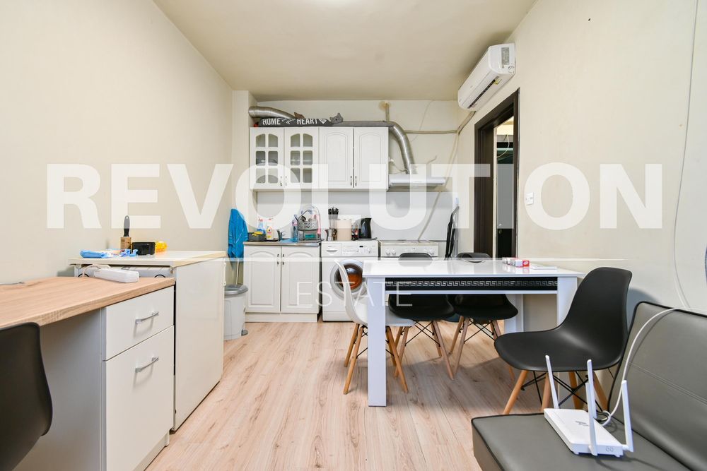Дава се под наем Двустаен апартамент в София, Банишора - 42 кв.м за 448.8 € - Снимка #2