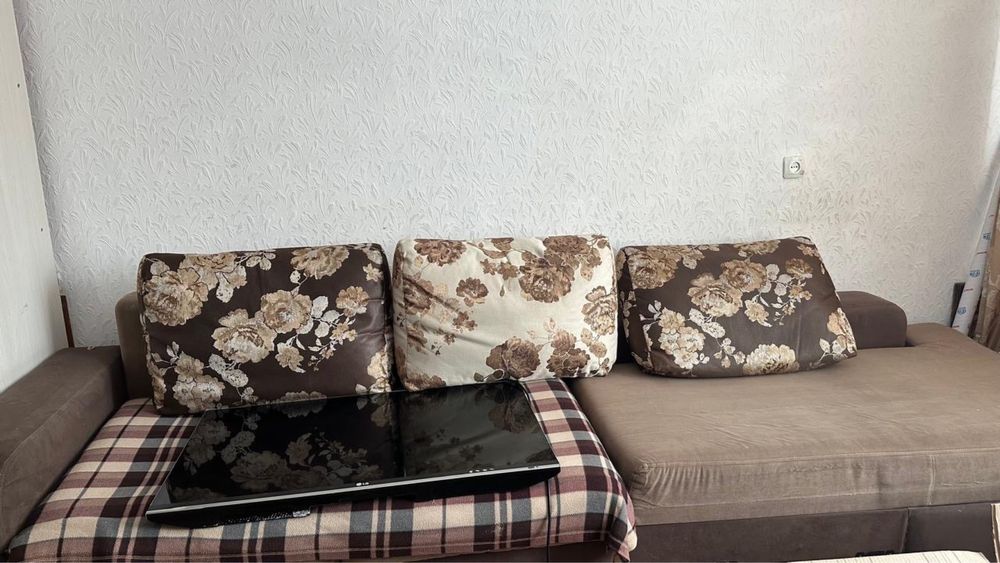Срочно продаю диван