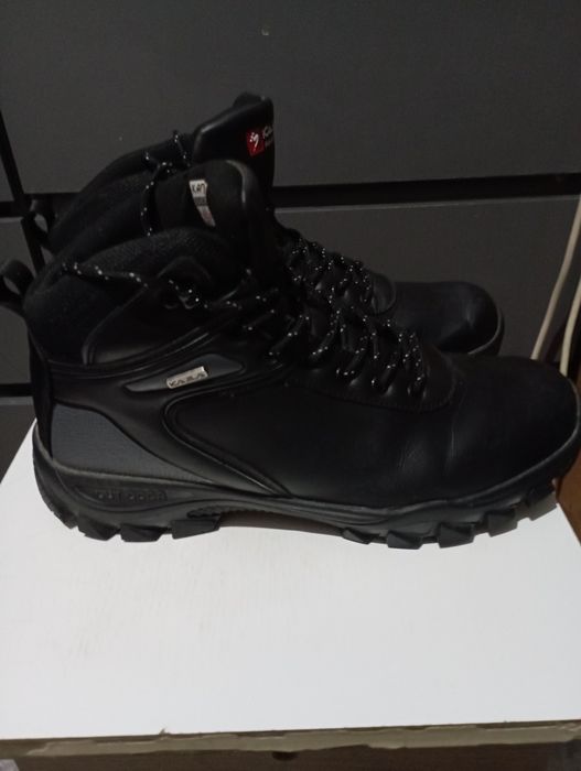 Продам мужские ботинки