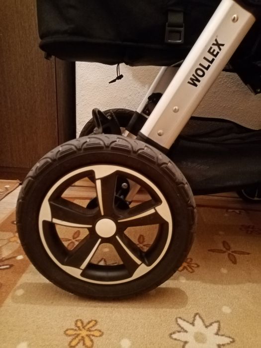 Бебешка количка с зимен и летен кош.