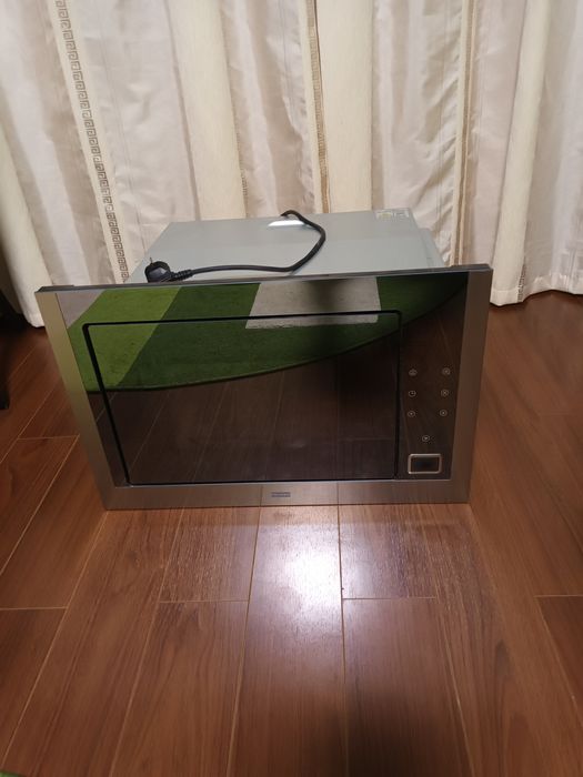 Cuptor cu microunde incorporabil perfect funcțional